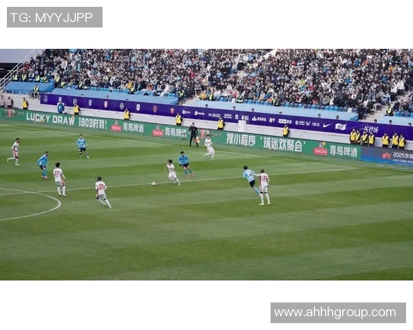 23号球星闪耀绿茵赛场引领球队奋勇前行点燃无数球迷激情