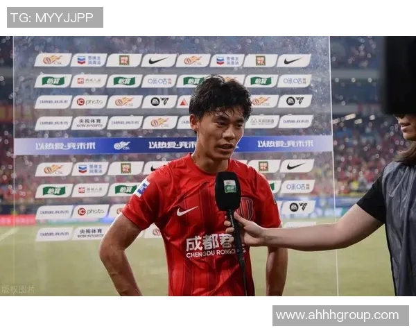 足球场上智慧超群的球星盘点 哪些球员的脑子最聪明