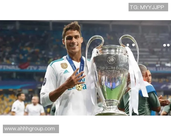 足球球星精彩瞬间尽收眼底 精美电脑壁纸带你领略足坛传奇风采